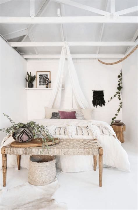 45 Wonderful White Walls Interior Ideas Bohemian Bedroom
