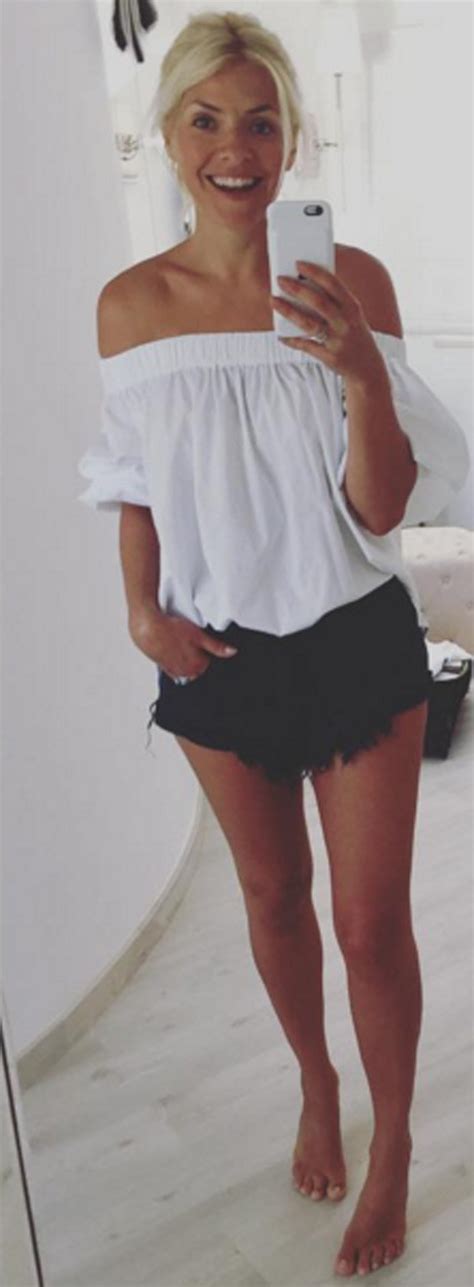 Holly Willoughby Dress Today Ditched For Booty Shorts In Uk Heatwave