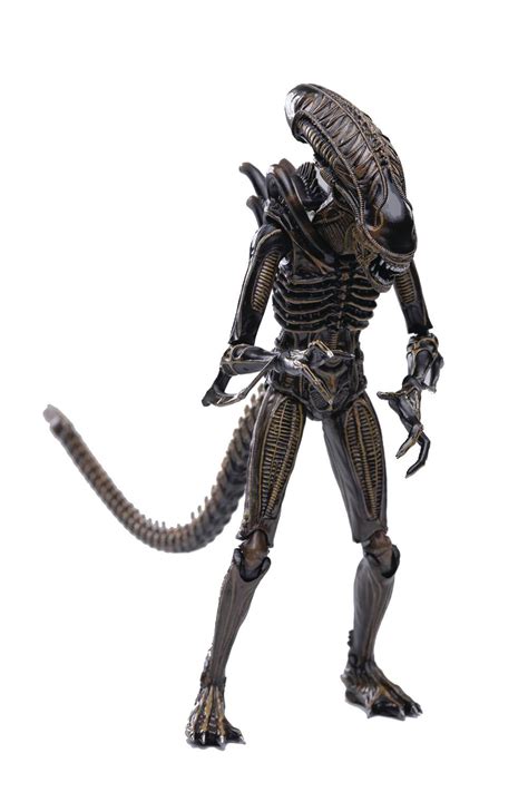 Aug208437 Aliens Brown Alien Warrior Px 118 Scale Figure Previews