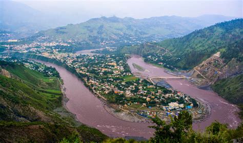 Neelum River Muzaffarabad Pakistan Pictureswallpapers And Travel Guide