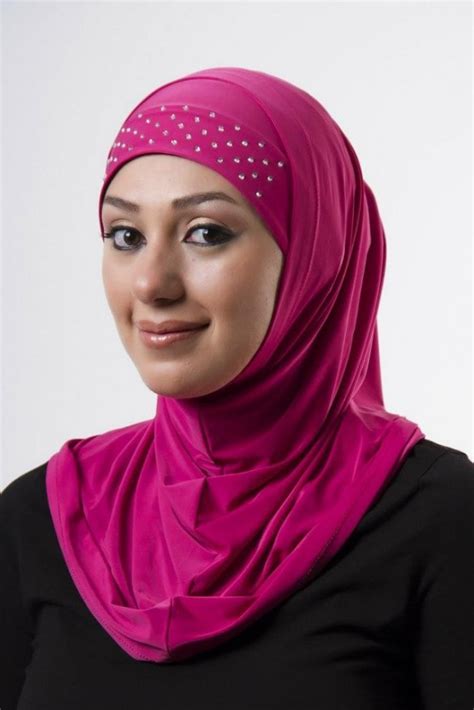 The hijab is an important part of a muslim woman's modesty. Islamic Hijab Style Collection 2013 For Women By Al Karam ...