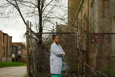 When Maternity Wards In Black Neighborhoods Disappear The New York Times