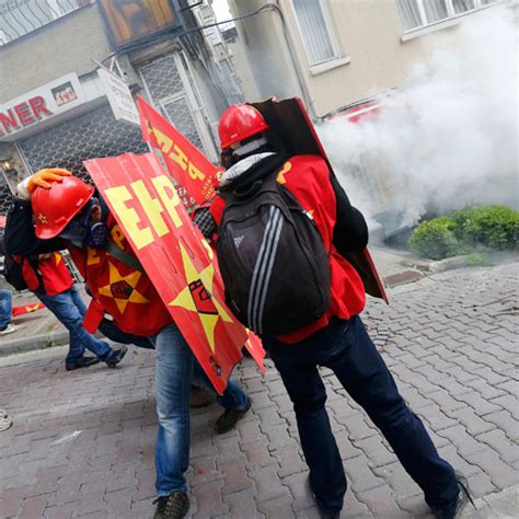 Turkish Police Fire Tear Gas On May Day Protesters In Istanbul