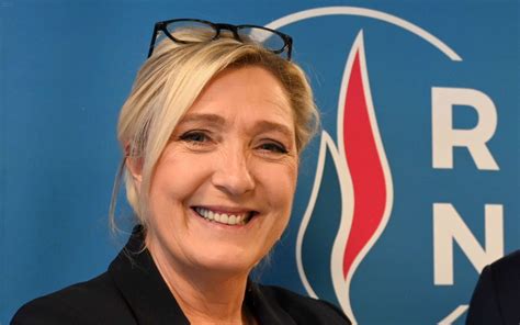 Marine Le Pen Présidente De La République - Marine Le Pen se lance en campagne "pré-présidentielle" - Charente Libre.fr