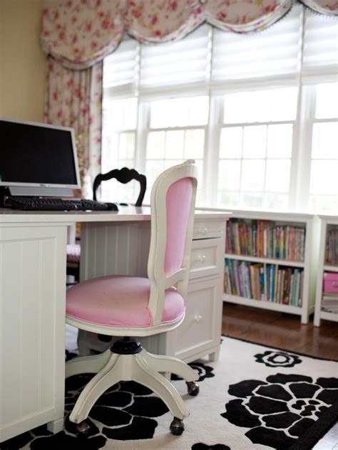 Conference chairs gaming chairs desk chairs for home office chairs kids desk chairs comfortable chairs mean more time concentrating on the job in hand rather than the pain in your back. Floral-Themed Home Office With Pink Desk Chair | HGTV