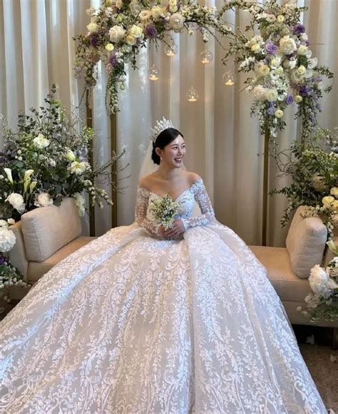 Lee Seung Gi S Bride Lee Da In Was Beautiful And Sparkling At The Wedding Cha Eun Woo Lee Dong
