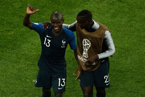 O craque karim benzema está de volta e a já poderosa seleção francesa eleva ainda mais o seu nível. Veja fotos de NGolo Kanté, um dos pilares da seleção ...