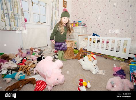 Messy Homes Hi Res Stock Photography And Images Alamy