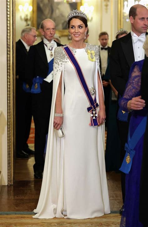 Kate The Princess Of Wales Dazzles In Lovers Knot Tiara At State Banquet Abc News