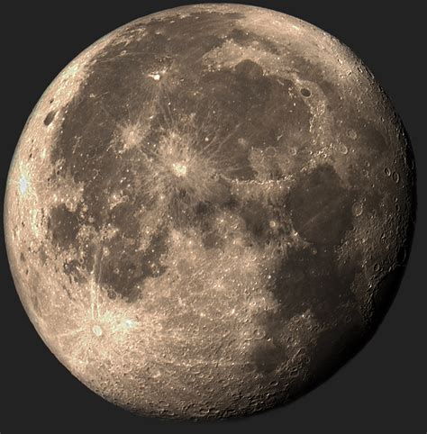 Ein Fast Voller Mond Foto And Bild Mondaufnahmen Himmel And Universum