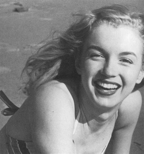 1946 Marilyn Monroe Zuma Beach By Joseph Jasgur What A Smile Beautiful Celebrities