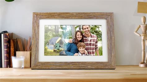 Aluratek Distressed Wood Digital Photo Frame With Automatic Slideshow