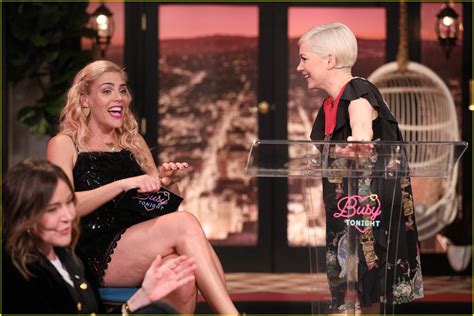 michelle williams makes busy philipps cry with emotional speech on final busy tonight episode