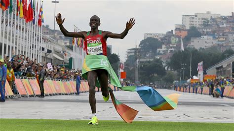 It helped him become the world's fastest man over the marathon, and to the olympic gold medals at the rio 2016 and toyko 2020 games. Eliud Kipchoge of Kenya Wins Marathon; Galen Rupp Takes ...