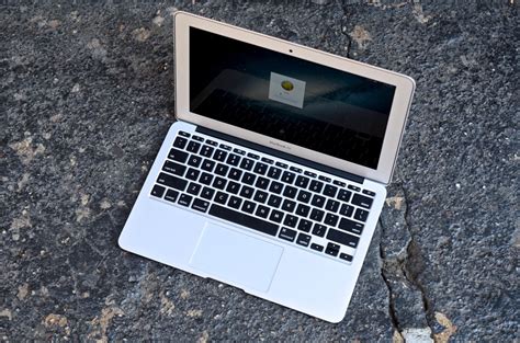 11 Inch Macbook Air Review Living With Apples Smallest Laptop The Verge