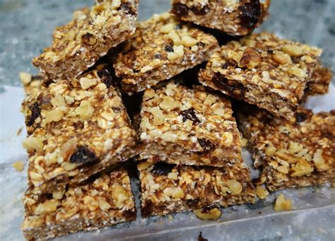 It is observed that it boosts your immune. Banana raisan oat bars | Recipe | Low calorie breakfast, Low carb bars