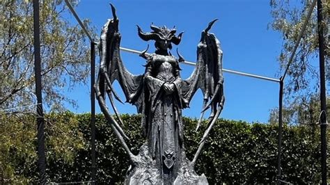 Diablo 4s Epic Lilith Statue Arrives At Blizzard Headquarters