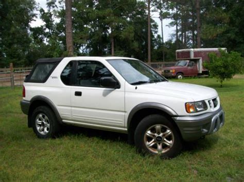 The convertible has a manual removable sunroof and a. Buy used 2002 Isuzu Rodeo Sport S V6 Sport Utility 2-Door ...