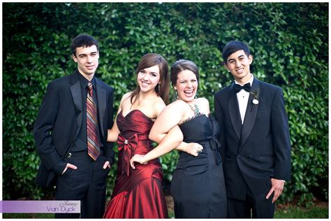 Pin By Beckie On Photos To Love Prom Picture Poses Prom Poses Prom