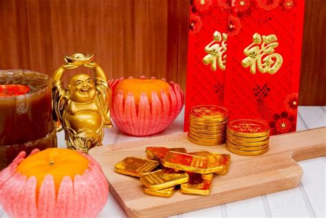 These are then decorated with red paper strips (chun lian) with unique wishes of happiness, prosperity and long life written on them. The Most Popular Chinese New Year Traditions - Cooking in ...