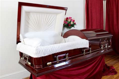 Why Is It Better To Use Online Funeral Caskets Services