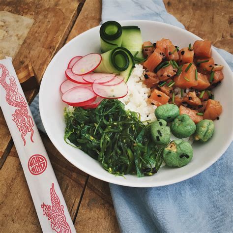 Poke bowl met zalm en wasabi bollen Cookingdom