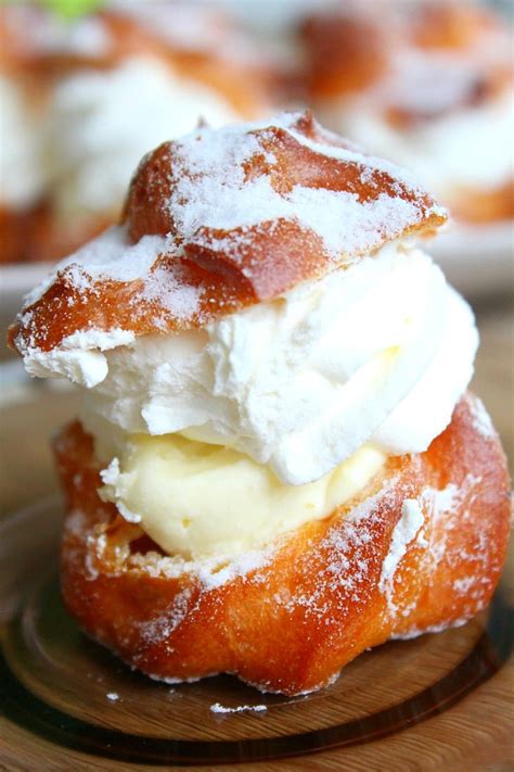 French Cream Puffs With Whipped Cream And Vanilla Filling