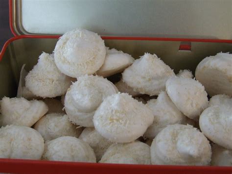 Meringues à la vanille et à la noix de coco