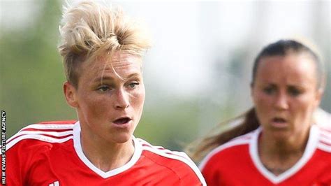 Jess Fishlock Wales Star Had To Play Without Pressure Of 100 Caps