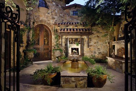 I Love This Courtyard Spanish Style Homes Spanish House Tuscan Design