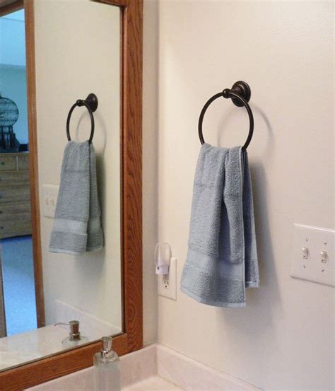 A Hanging How To Hand Towel Rack Hanging Hand Towels