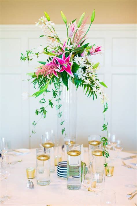 I was told at the time that is about the average for the wedding day flowers (wedding, reception, rooms). 8 Tips to Beautiful Wedding Flowers on a Small Budget ...