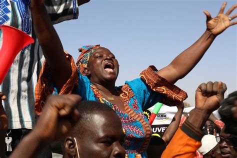 Hundreds March In Burkina Faso Capital In Support Of New Junta Pbs