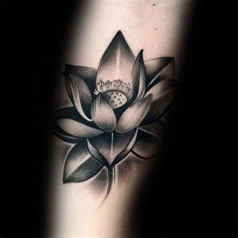 Le symbolisme d'une fleur de lotus est de savoir comment, comme un lotus, nous pouvons surmonter tout obstacle ou difficulté qui se présente à. 99 Tatouages de fleurs de lotus : Dessins et signification