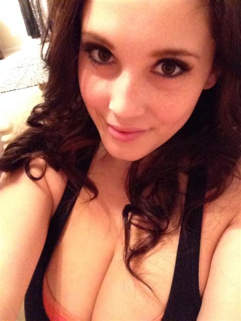 Noelle Easton Nude Pictures Rating