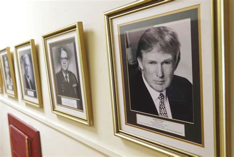 Trumps Official Portrait Isnt Hanging In The Halls Of Any Federal