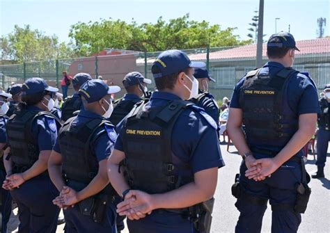 No Shootings Since Friday Cape Towns Gang Fighting Officers Praised