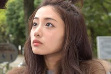Manage your video collection and share your thoughts. 石原さとみの顔は整形？眉毛＆メイクの変化を昔と今の画像で ...
