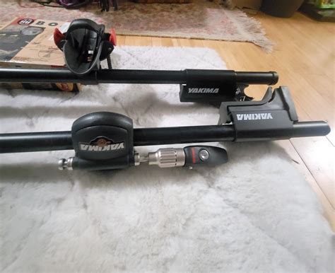 Yakima Roof Bike Mount 48" Roundbars 4 Rail Grab Towers Lock & Key