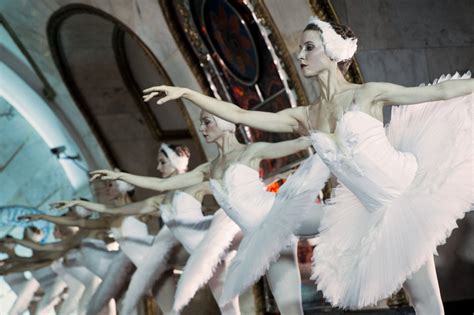 Russian Ballet Performance Hits Moscow Metro To Celebrate Fifa