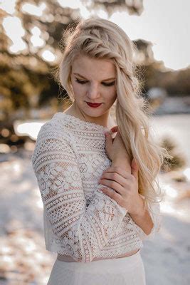 Bei uns findest du faire brautkleider für deine hochzeit ♥ nachhaltige brautmode ♥ liebevoll fair hergestellt in hannover. Bio Brautkleid - fair und vegan - elementar I moderne ...