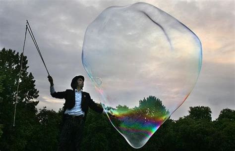 The Biggest Soap Bubbles In The World 13 Pics