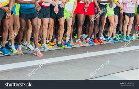 10935件の「marathon Starting Line」の画像、写真素材、ベクター画像 Shutterstock