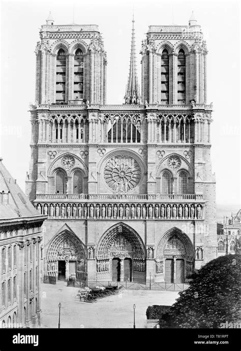 Notre Dame De Paris 1850s Stock Photo Alamy