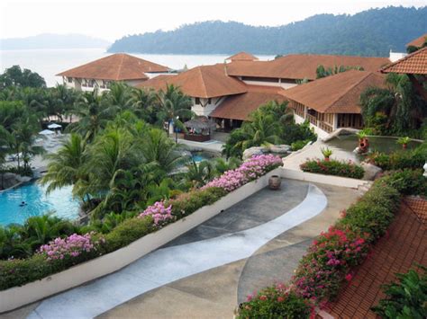 Além disso, os hóspedes podem acessar a internet com o internet gratuita. Swiss Garden Golf Resort & Spa Damai Laut | Lumut | Hotels ...