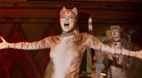 Ежегодно на лондонской свалке собирается группа кошек из «племени избранных» со всего мира. Movie Review - Cats (2019)