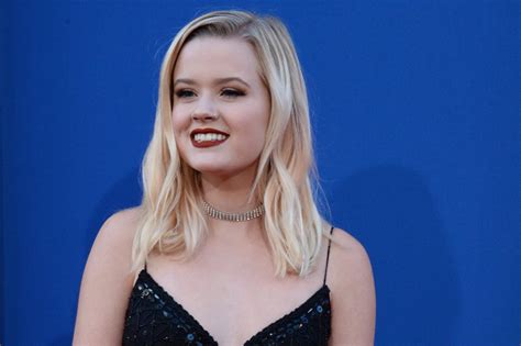 Reese Witherspoon Ryan Phillippe Mark Daughter Avas 18th Birthday On Instagram