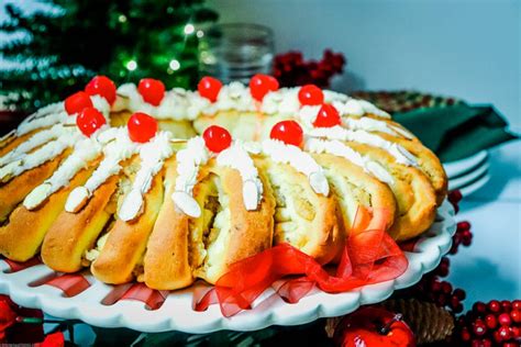 I'm a creature of habit. Traditional Swedish Tea Ring - Holiday Dessert - Upstate ...