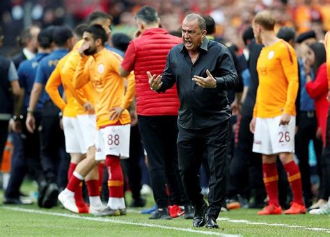 Galatasaray'ın kazanmak zorunda olduğunu vurgulayan dilmen, ''galatasaray, kazanmak zorunda. Rıdvan Dilmen: "Galatasaray rakiplerine fark atmış durumda ...