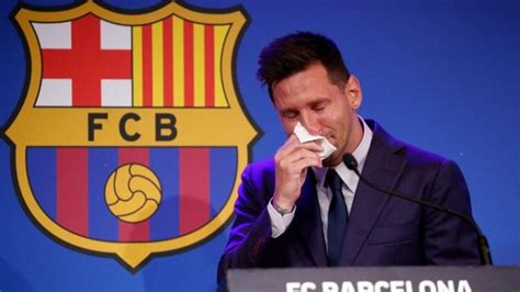Messi Barselonadan Işte Böyle Ayrıldı Gözyaşlarına Boğuldu
